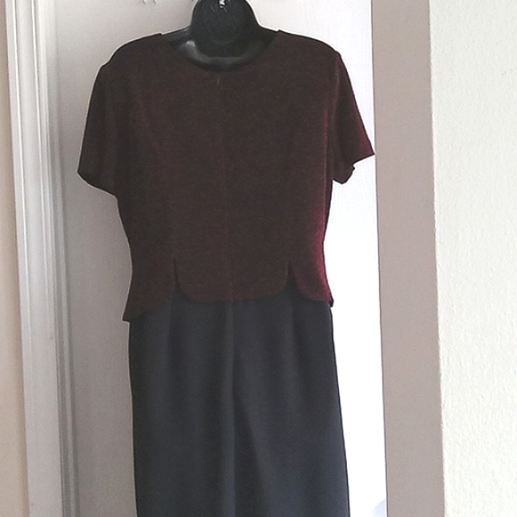 ⭐️ Host Pick ⭐️ VIP Petite | Black Metallic Layered Maxi Dress * New - Picture 3 of 11